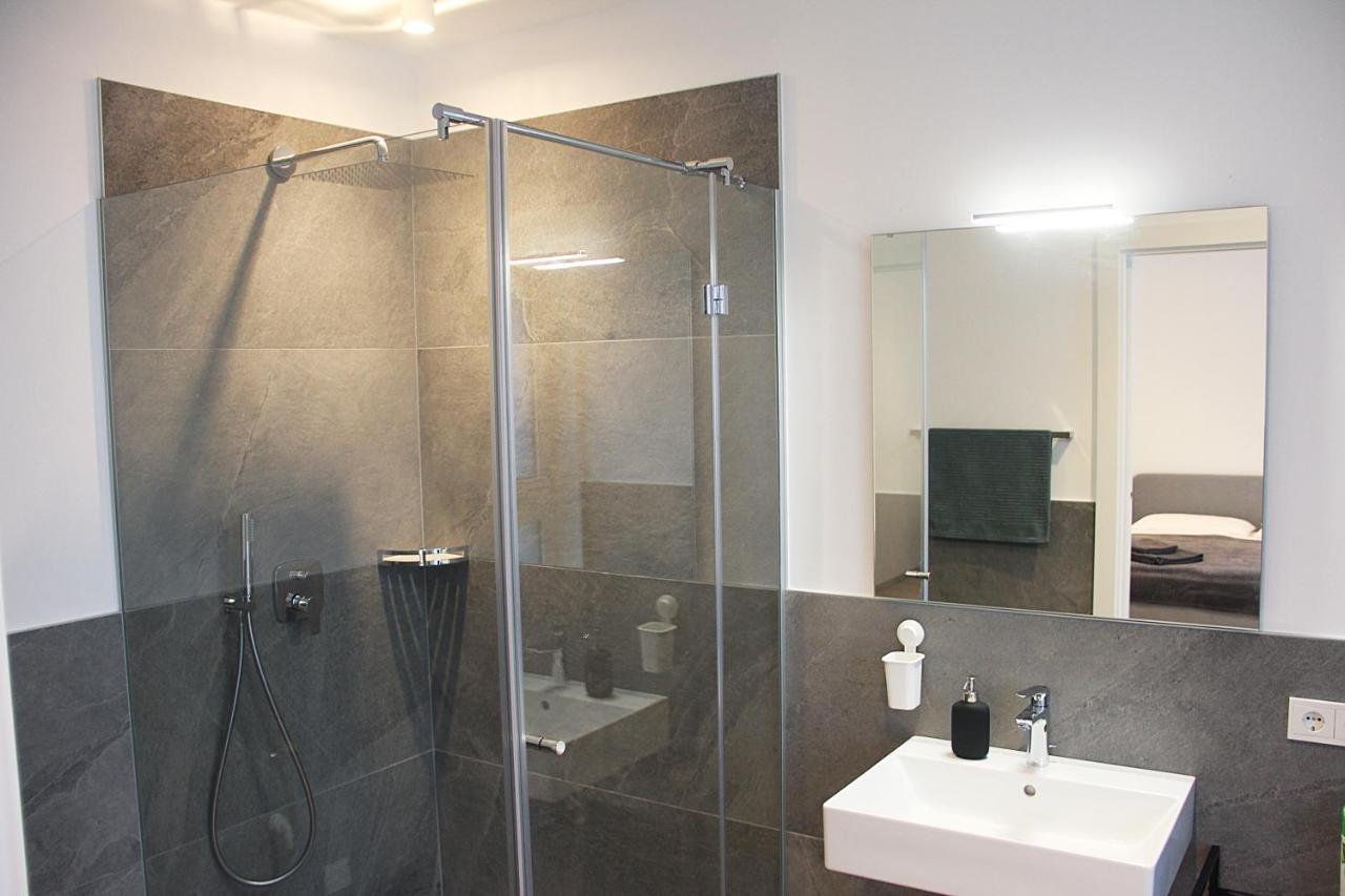 Laurentia Penthouse Apartment Merano Bagian luar foto