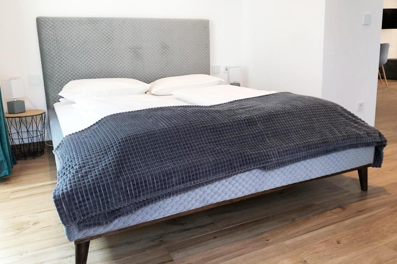 Laurentia Penthouse Apartment Merano Bagian luar foto
